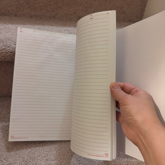 Hello Kitty Notebook with Colorful Design - Picture 3 of 4